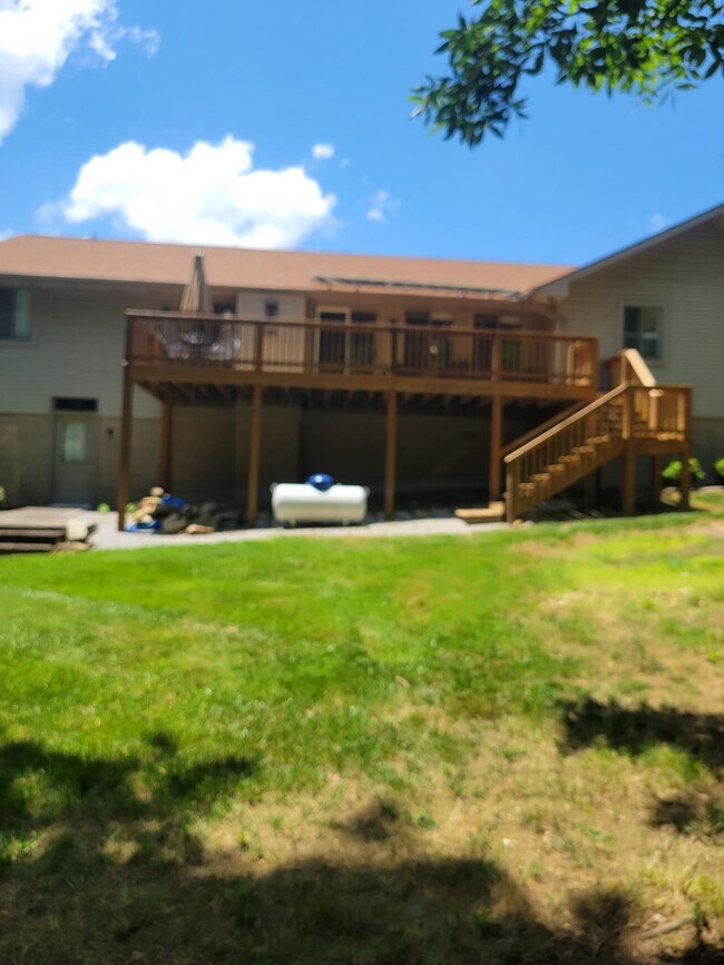 Building Photo - 456 Snead Dr