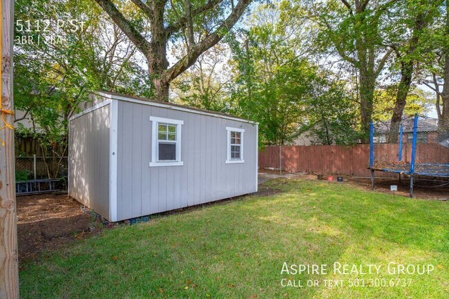 Building Photo - Updated Heights Home with 3 Bedrooms