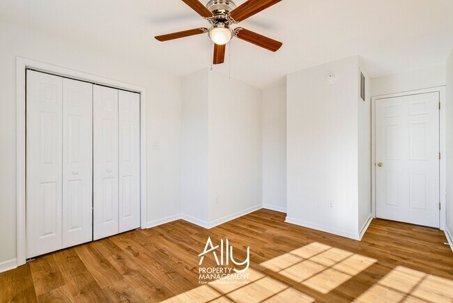 Building Photo - 409 S Magnolia Ave