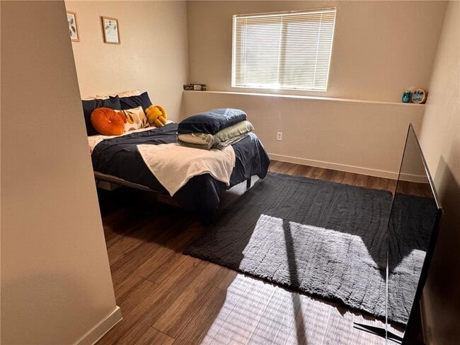 Building Photo - 810 16th St S