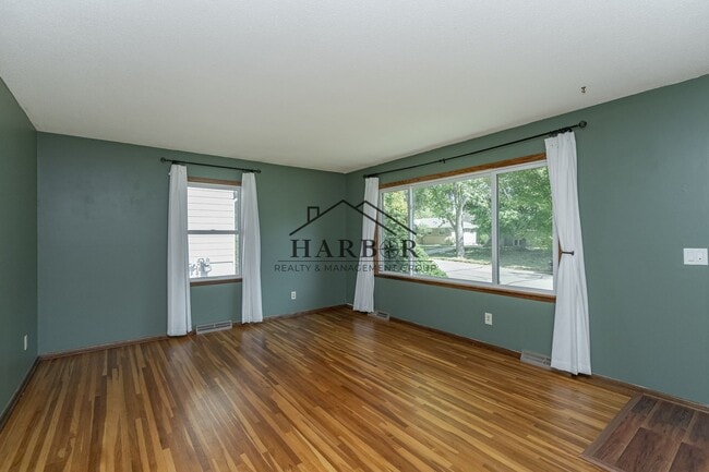 Building Photo - Single Family Home - Coming Soon!