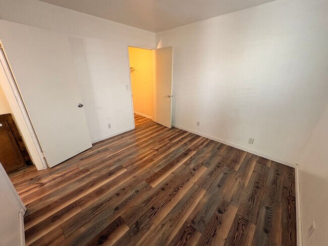 Building Photo - 2212 N Edison St