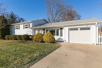 Building Photo - 1705 Elmwood Dr