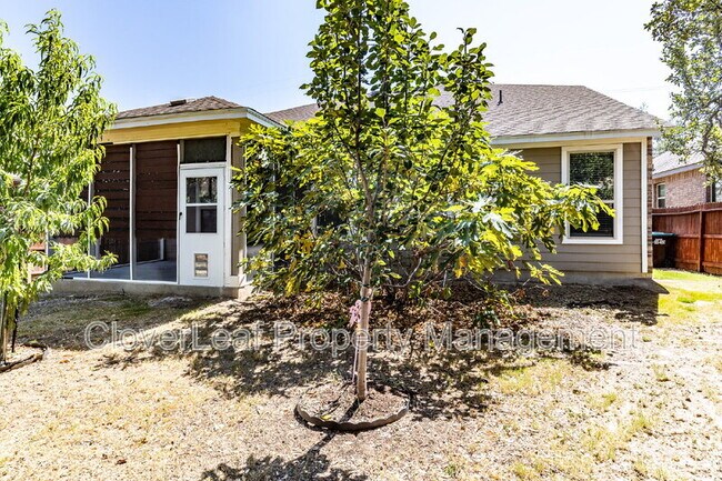 Building Photo - 5043 Segovia Way