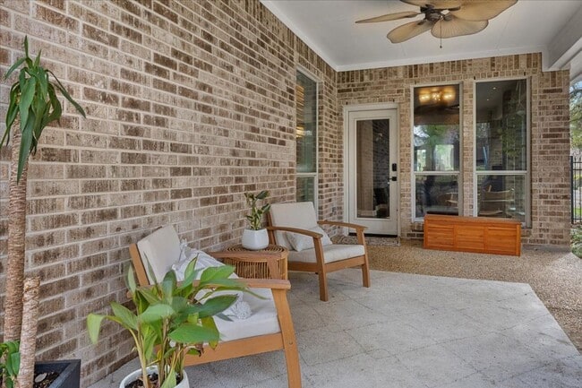 Building Photo - 4 Bedroom 3.5 Bath Heights At Stone Oak Subdivision