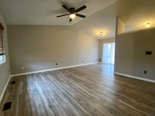 Building Photo - 10802 W Carr Ave