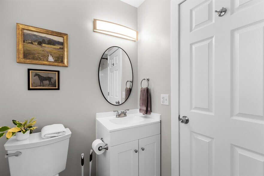 Building Photo - 55 Hollywood Ct