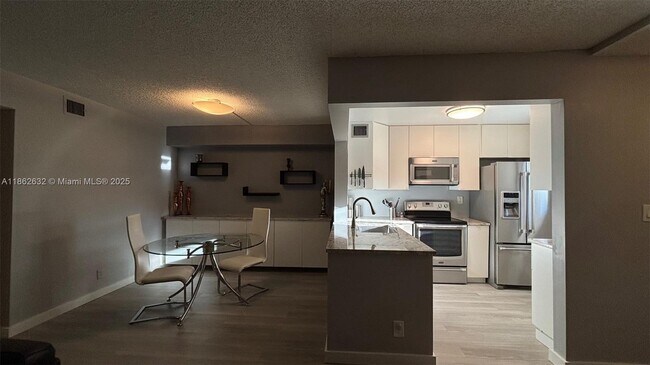 Building Photo - 2761 S Oakland Forest Dr