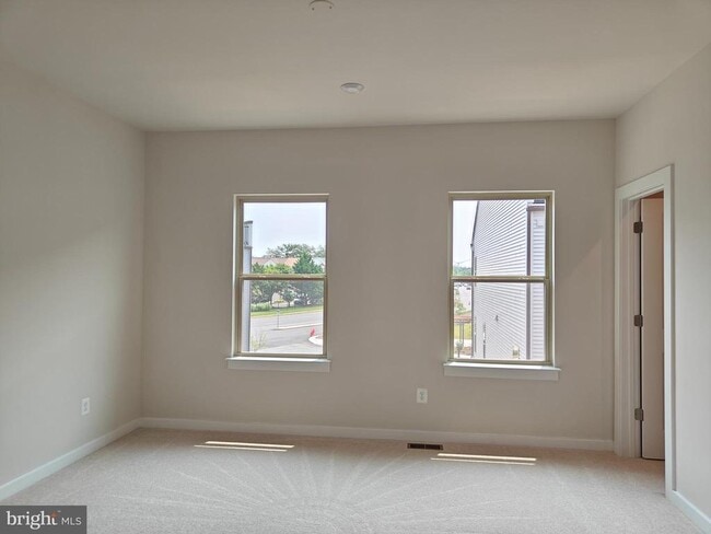 Building Photo - 2130 Acadia Rd