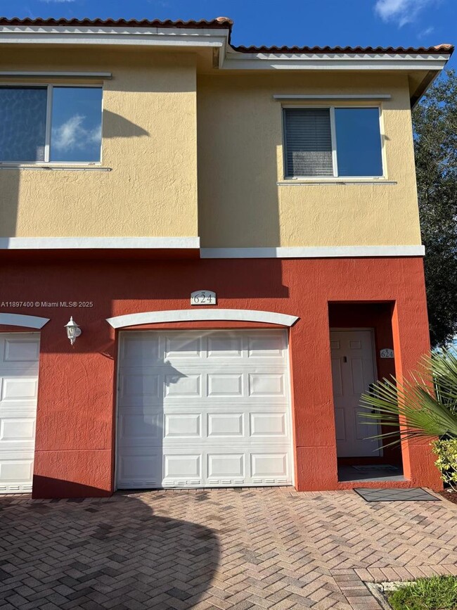 Building Photo - 3310 Palomino Dr