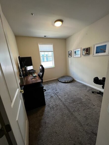 Building Photo - 3765 Finnian Way