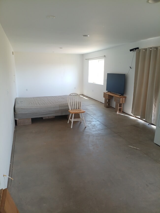 Building Photo - 200 S Pipestone Ln