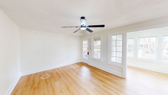 Building Photo - 978 Linwood Ave