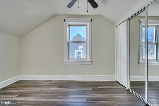 Building Photo - 6504 Rosemont Ave