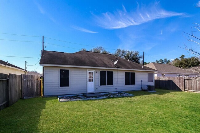 Building Photo - 16209 N View Ct