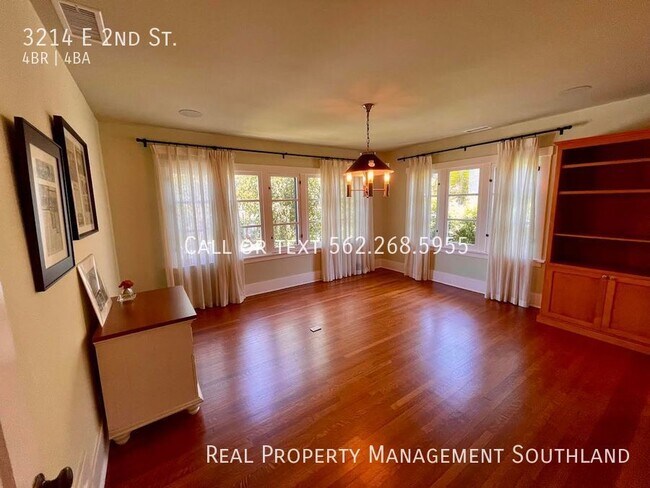 Building Photo - 4 BEDROOM 3 1/2 BATH ESTATE SITUATED IN PR...