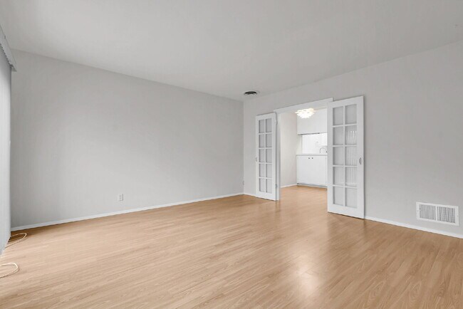 Building Photo - "Charming 2-Bed Condo Oasis in Walnut Cree...