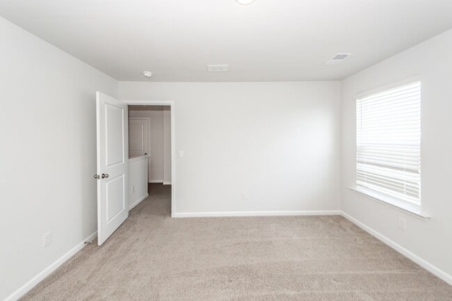 Building Photo - 4 Bedroom, 2.5 Bathroom Home in Carolina Groves - Moncks Corner