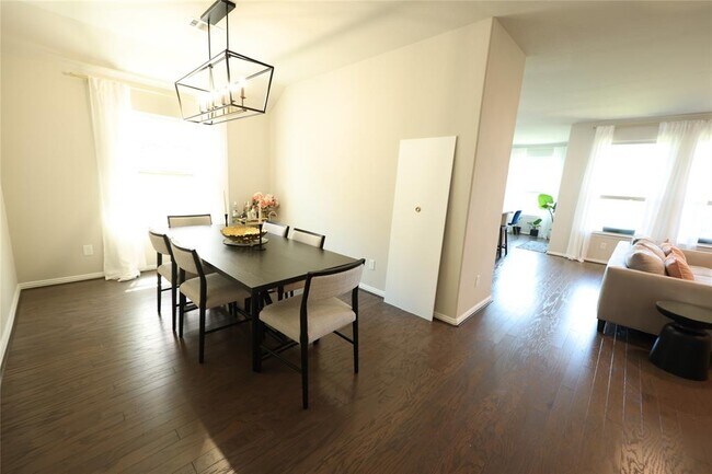 Building Photo - 2334 Falcon Brook Dr