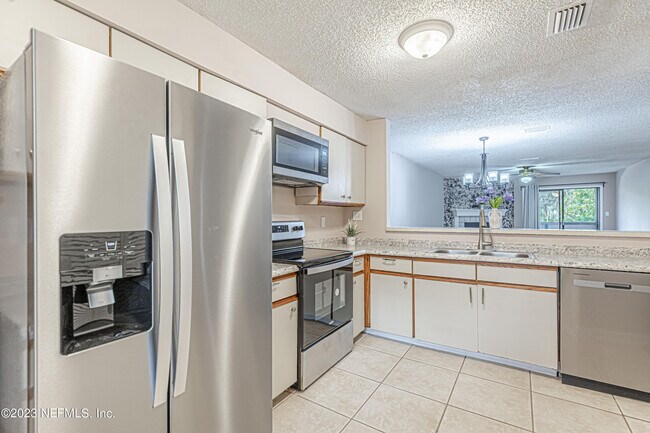 Building Photo - 1604 Arcadia Dr