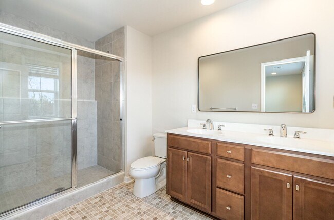 Building Photo - 1726 Bradley Dr