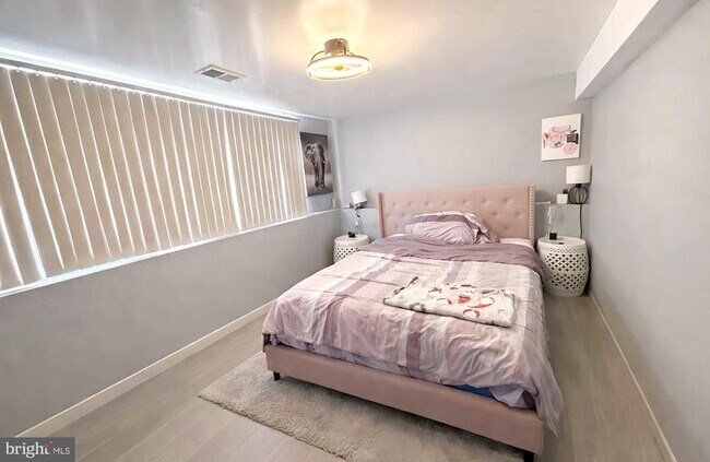 Building Photo - 610 Ogden Dr