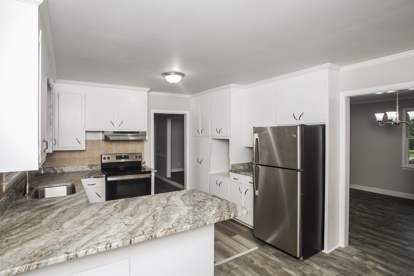 Building Photo - 6824 Eastbrook Rd