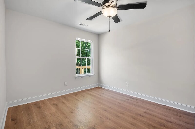 Building Photo - 812 Aubrey Ave