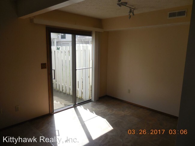 Building Photo - 2 br, 1.5 bath House - 1354 Sanzon Drive