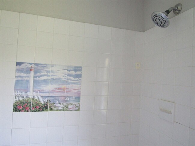 Building Photo - 19 Chapman St