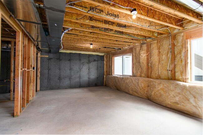 Building Photo - Beautiful 4 Bedroom Townhome in Saratoga Springs!