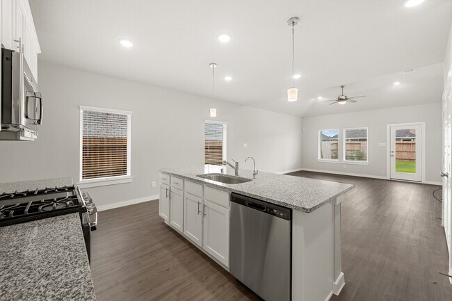 Building Photo - 21635 Coral Mist Dr