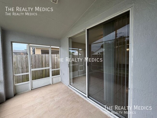 Building Photo - 833 Brightview Dr