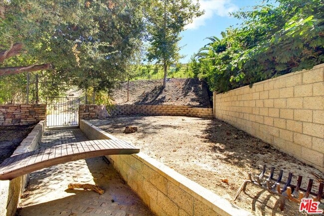 Building Photo - 2860 Dewdrop Pl