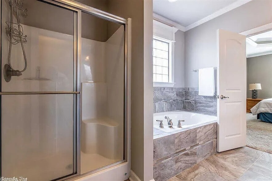 Building Photo - 9309 Meadow Gardens Cir