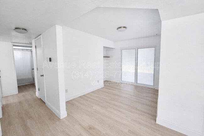 Building Photo - 203 Briscoe Ave