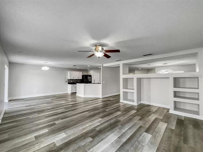 Building Photo - 163 Rona Ln