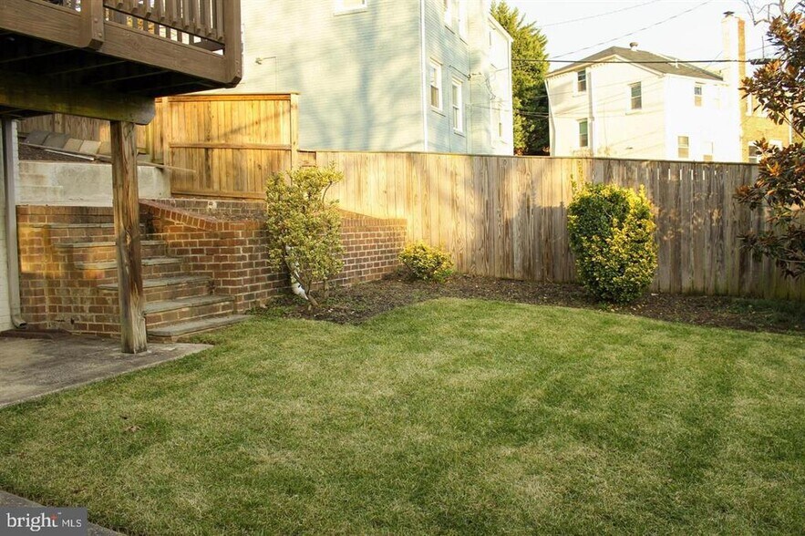 Building Photo - 3616 Kemper Rd