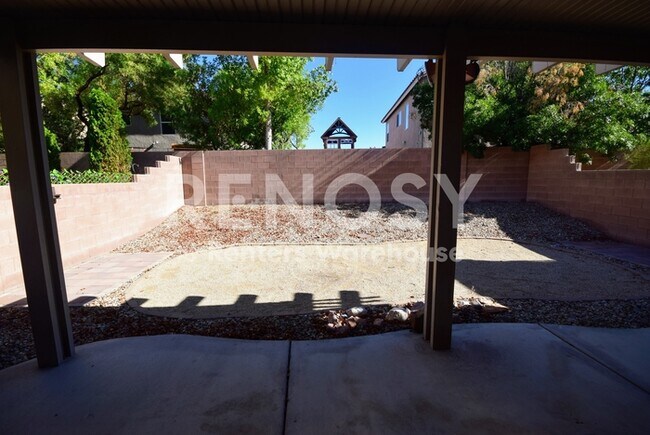Building Photo - Space, Comfort, and a Layout Built for Real Life -- Iron Mountain Ranch