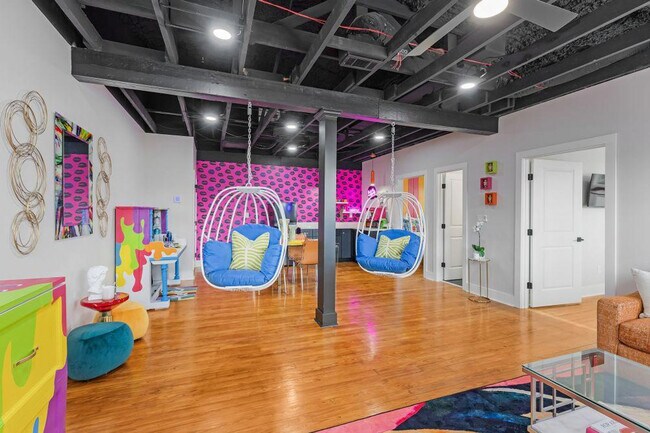 Building Photo - 156 Camellia St