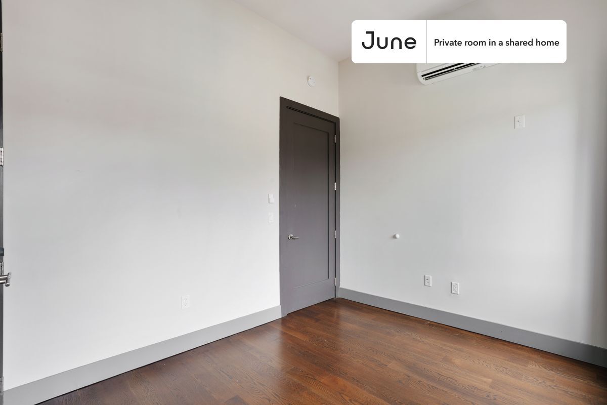 Building Photo - Room in Shared 4 bed/2 bath home