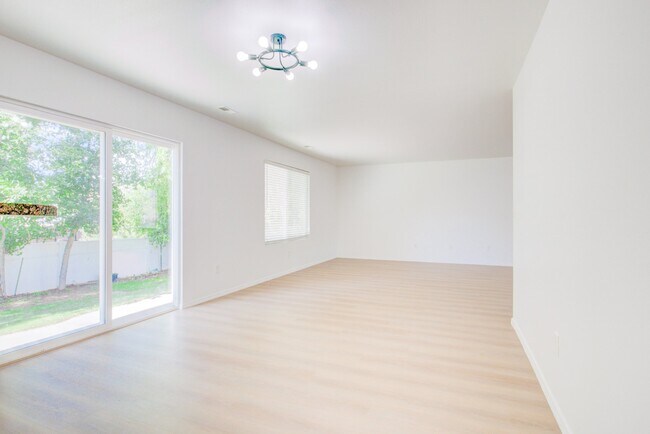 Building Photo - 1153 W 400 S