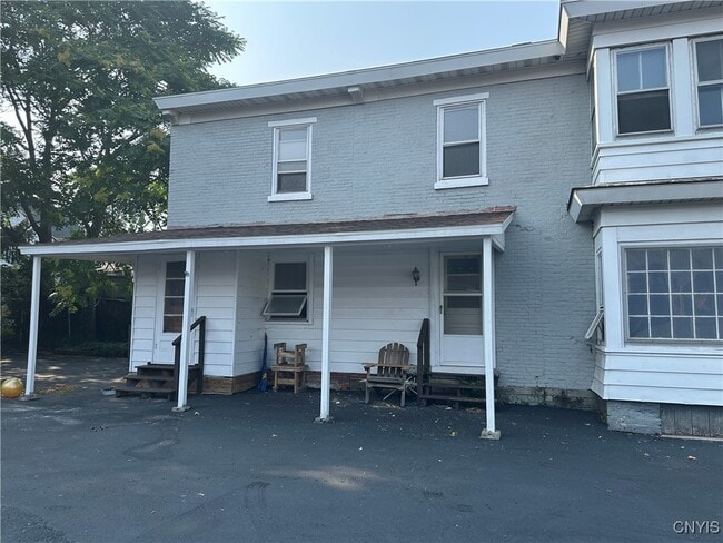 Primary Photo - 64 E 5th St
