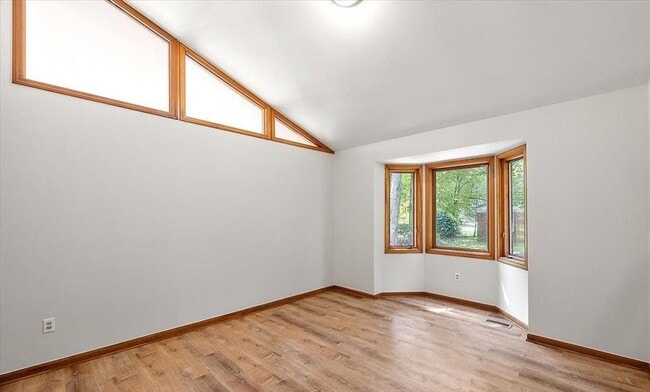 Building Photo - 28118 Forestbrook Dr