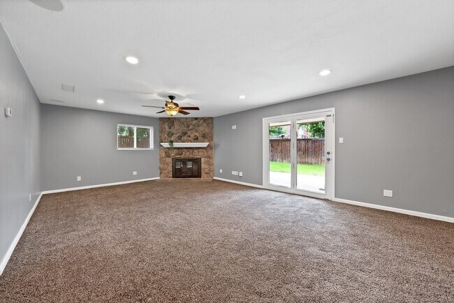 Building Photo - 1103 Wildwood Dr