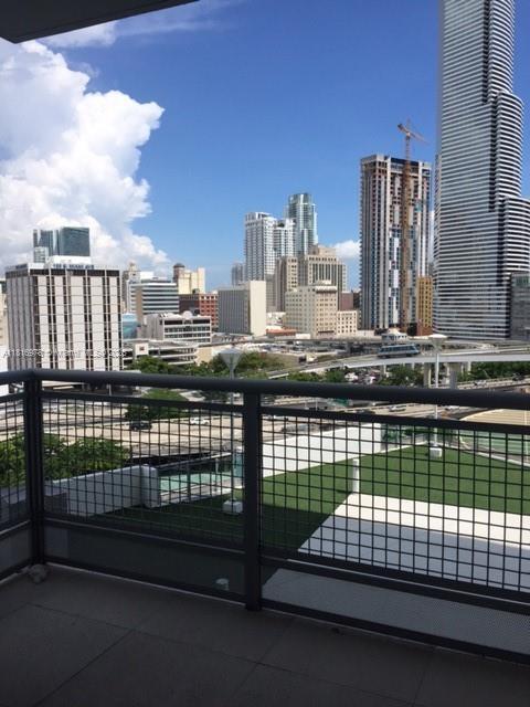 Building Photo - 350 S Miami Ave