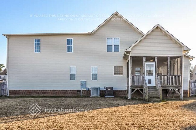 Building Photo - 111 River Knoll Dr