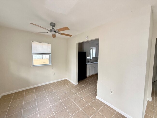 Building Photo - 3910 Hoffman St