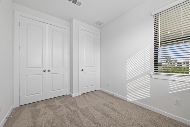 Building Photo - 1213 Mercantile St