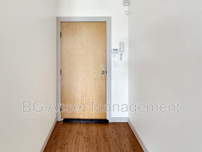 Building Photo - 1459 MacArthur Blvd